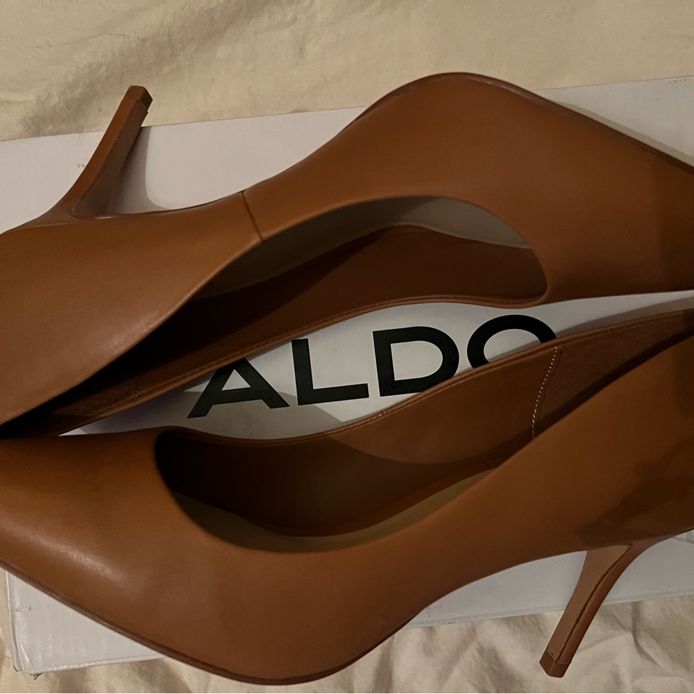 NWT ALDO WOMENS HEELS